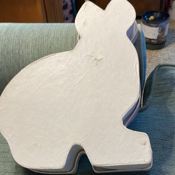 Adorable bunny box. - Picture 3 of 4